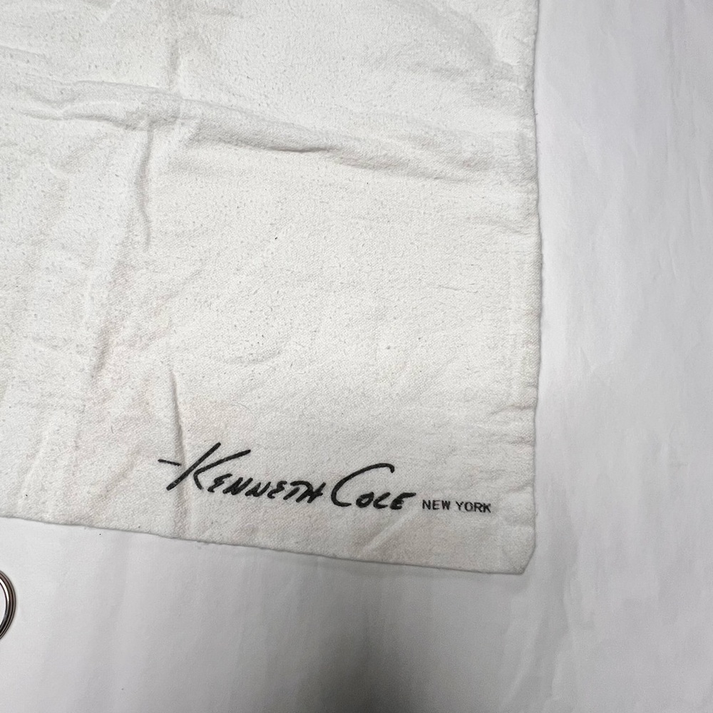 Kenneth Cole White Logo Drawstring Bag - Picture 2 of 3